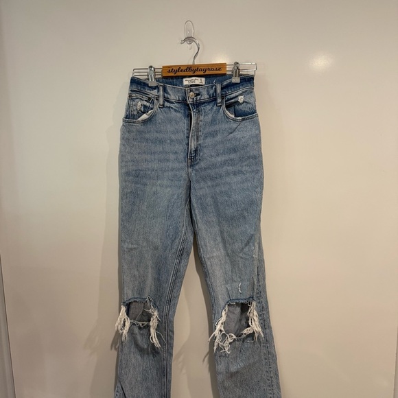 Abercrombie & Fitch Curve Love Ultra High Rise 90’s Straight Jean - Picture 8 of 9